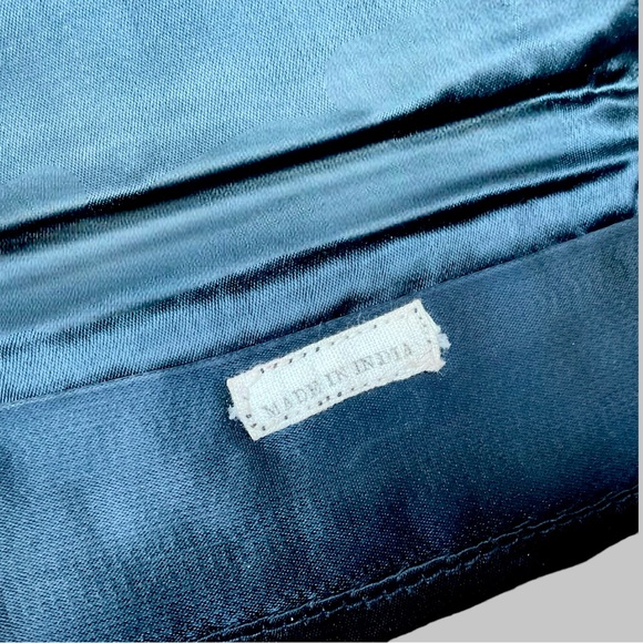 🌺Vintage Velvet Gold Embroidered Wristlet - Picture 11 of 16